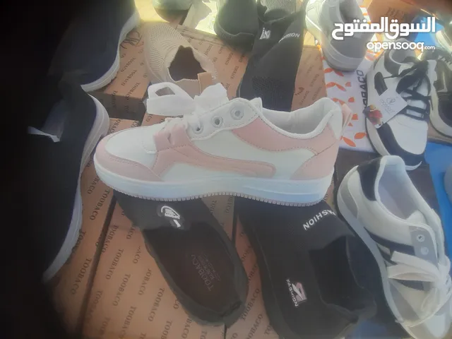 37 Sport Shoes in Tripoli
