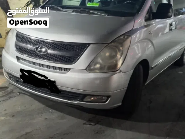 2011, هيونداي, H1, GL