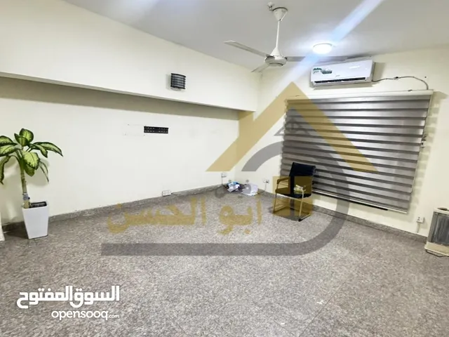 400 m2 More than 6 bedrooms Townhouse for Rent in Basra Oman