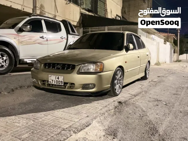1999 هيونداي فيرنا Standard