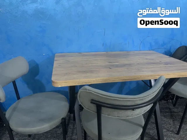 طاولة طعام