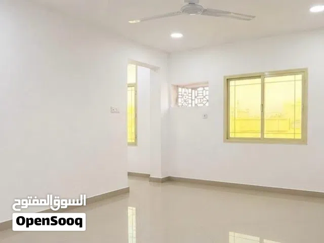 2 Bedroom Flat in Hamad Town, Round About 20