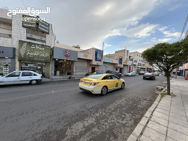 للإيجار – محلات تجارية مميزة في الجبيهة / شارع البلدية