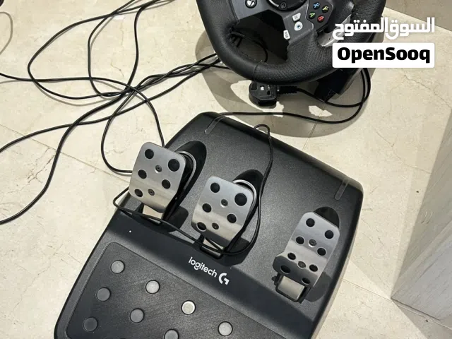 ستيرينج Logitech مع دعسات