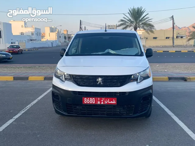Bus - Van Peugeot in Muscat
