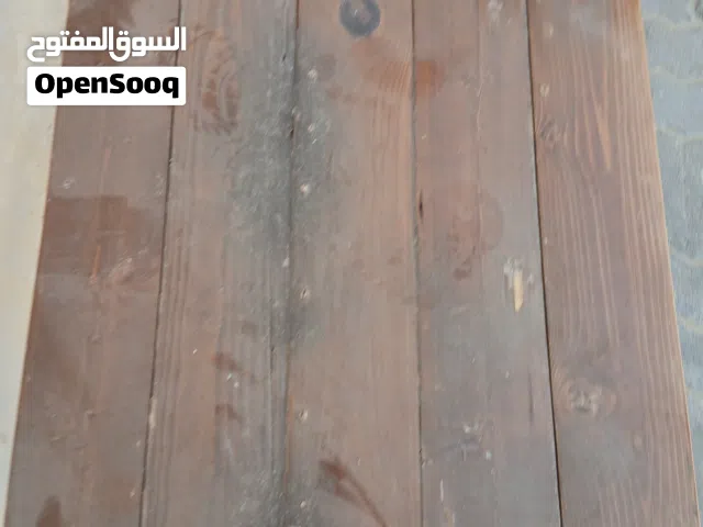 طاوله خشب كلاسيك مالها الا شهرين