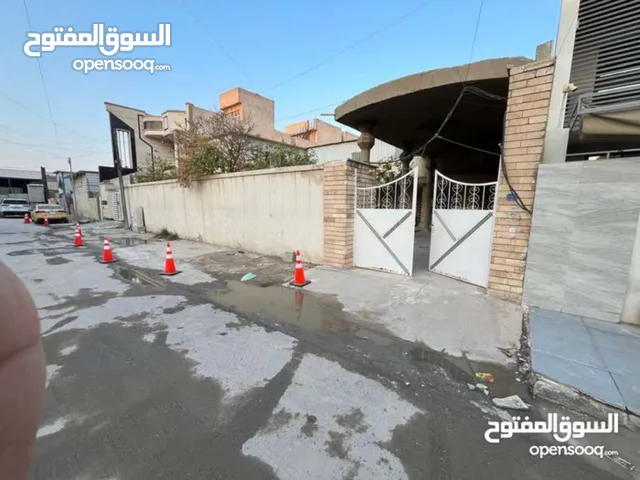 بيت جميل مساحه 600 متر يمكن تقطيعه حسب الطلب في منطقه راقيه وتم تجديدها بالكامل من الدوله