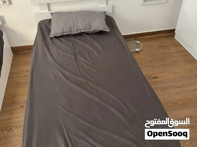 سرير فردي للبيع
