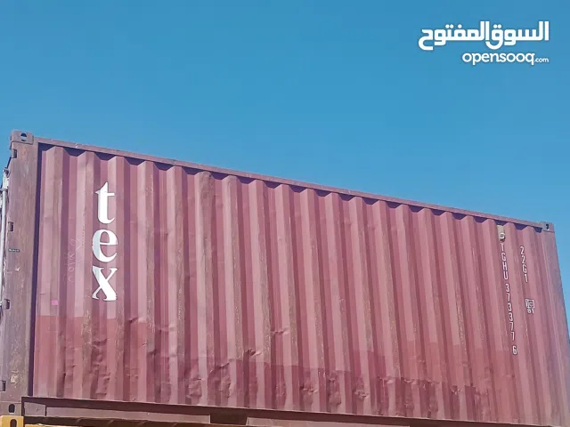 حاويه عشرين قدم نضيف جداً بيدي من صاحبه وسعره قطاف 2200 دولار موقعه صنعاء المشتري المقطف يدق اتصال