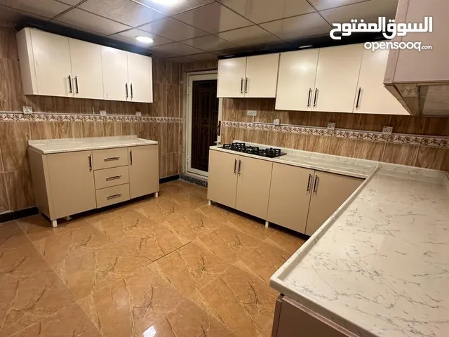 300 m2 4 Bedrooms Townhouse for Rent in Basra Other