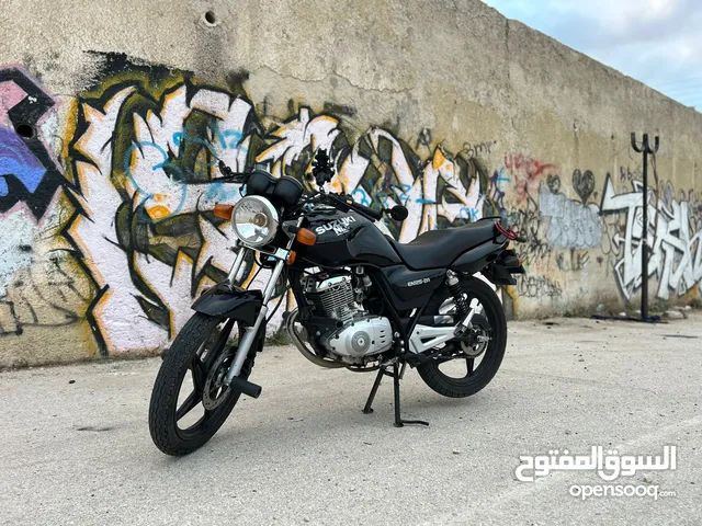 ( Suzuki en125  model 2022 ) بحالة الوكالة بسعر 1000 دينار