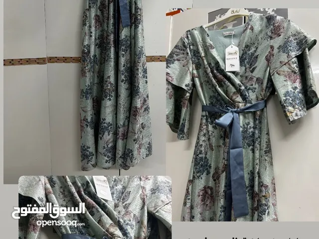 فساتين جديدة للبيع