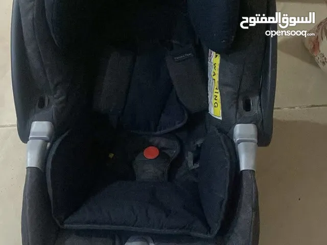 كرسيت شبه جديد لم يستخدم مرات قليله