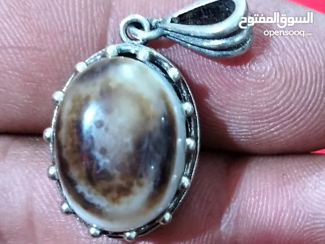تعليقه فضه بحجر سليماني طبيعي