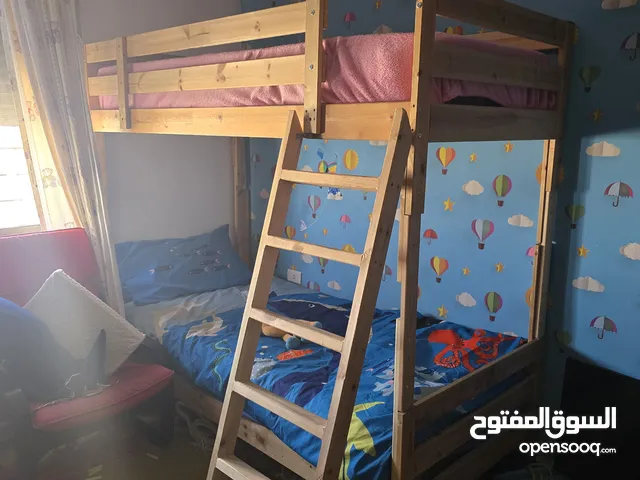 غرفة نوم شباب مع خزانة عدد 2 كبيرة 6 أبواب + طاولة مكتب