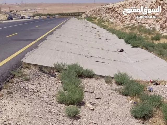فرصة استثمارية مميزة – أرض للبيع مع موافقات محطة محروقات وشواحن كهربائية