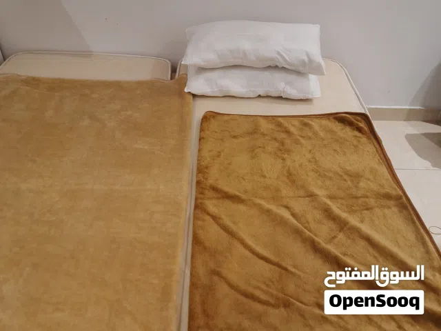 طقم نوم مفرد عدد 2 كامل (مراتب بطانيات مخمل مخدات)