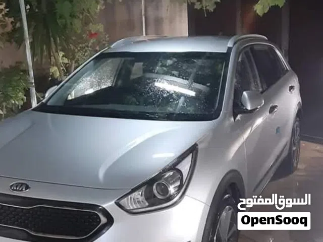 2018 كيا نيرو Standard