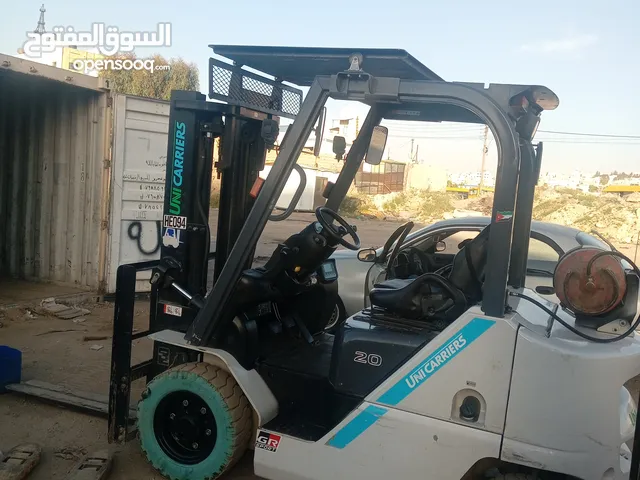 رافعه شوكيه للبيع نوعUNI CARRIERS صناعه يابانيه موديل 2018 بنزين وغاز حموله 2 طن ونص