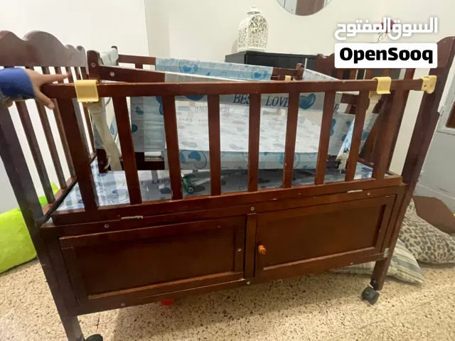 سرير بيبي مع ملحق