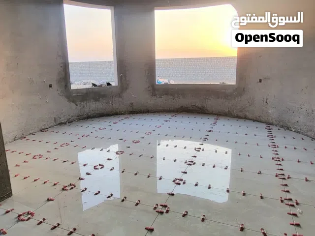 "معلم تركيب سيراميك وبورسلان ورخام، وبناء بلك، وتركيب إنترلوك ورصيف، وتشطيب وترميم مباني في القويعية