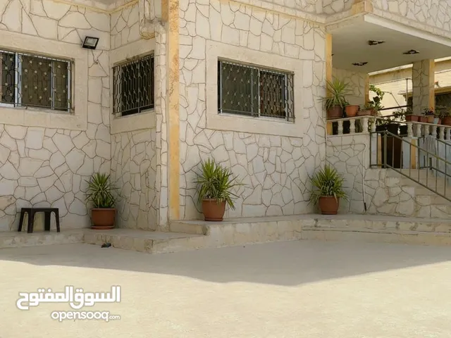 177 m2 4 Bedrooms Townhouse for Sale in Zarqa Al Autostrad