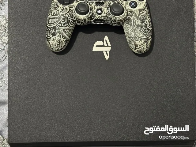 للبيع playstation 4 PRO مستعمل