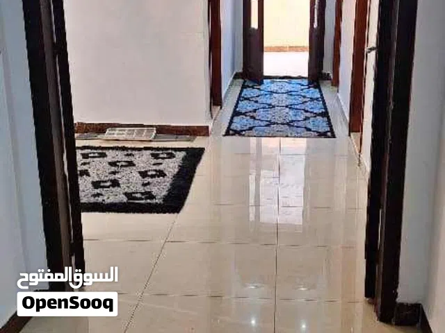 شقة مفروشة للإيجار   الموقع: شارع الجرابه  الدور اول 4000