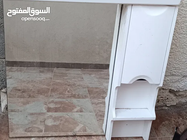 مرايا حمام مع ملحق