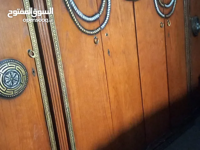 غرفة نوم بحالة جيدة جدا للبيع