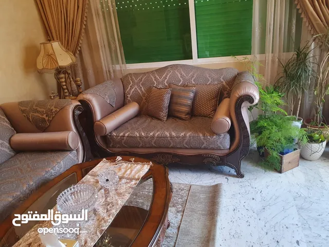 طقم كنب امريكي خشب زان 5 مقاعد حجم كبير بحال الجديد بدون طاوله قماش اجنبي