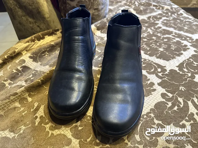 حذاء طبي صناعة فلسطين احذي الخليل عدد زوجنين جداد غير مستخدمات شركةGolf&horse