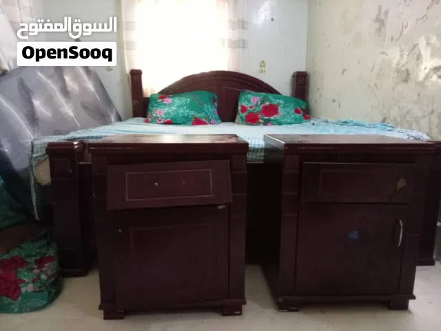 للبيع سرير معا 2 كمدين