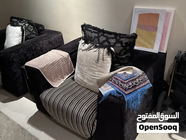 طقم كنب مع طاولات