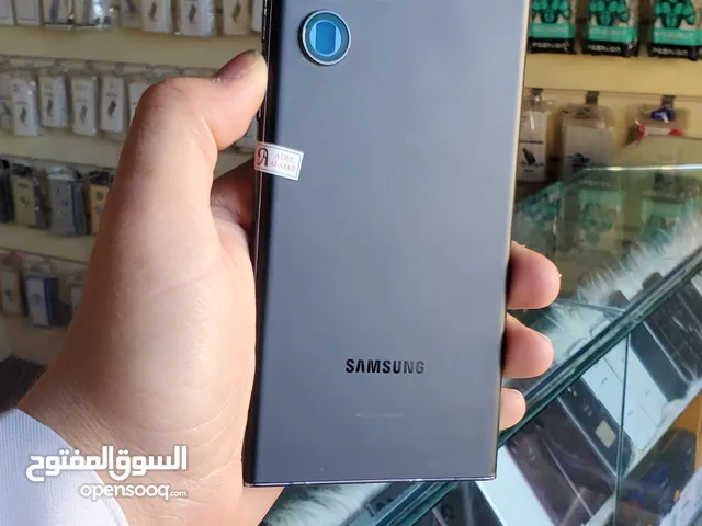 سامسونــــــج اس22 الترا128 رسمي العيب2 نقاط وشرخ  اسفل الشاشه فقط