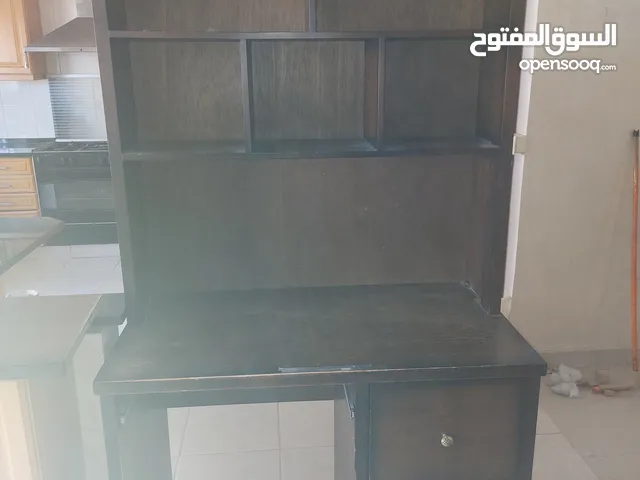مكتب شباب عدد 2 مع ارف مستعمل للبيع