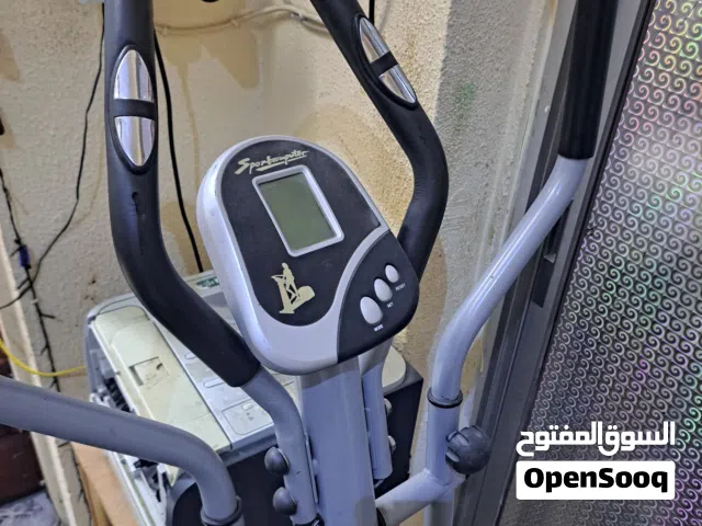 جهاز مشي رياضي للبيع ودراجه رياضيه بحاله ممتازه ولا يحتاج الي صيانه