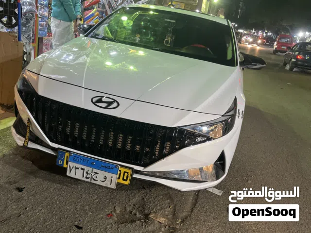 2022 هيونداي النترا Standard