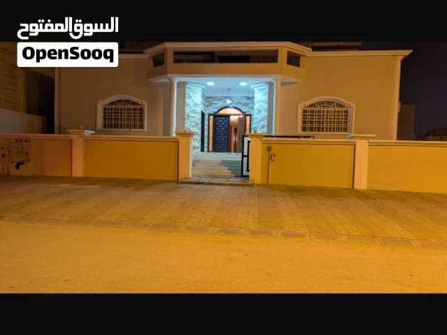 1200 m2 3 Bedrooms Villa for Rent in Dhofar Salala