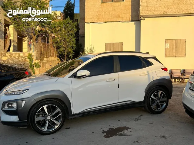 هونداي كونا 2019 فل اضافات سيارة مميزة باللون المميز الابيض العاجي وعداد قليل 50000 كيلو متر