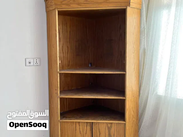 عندي ركن خشبي مسخدم بحاله جيده خشب قوي كويتي تفصال ثقيل