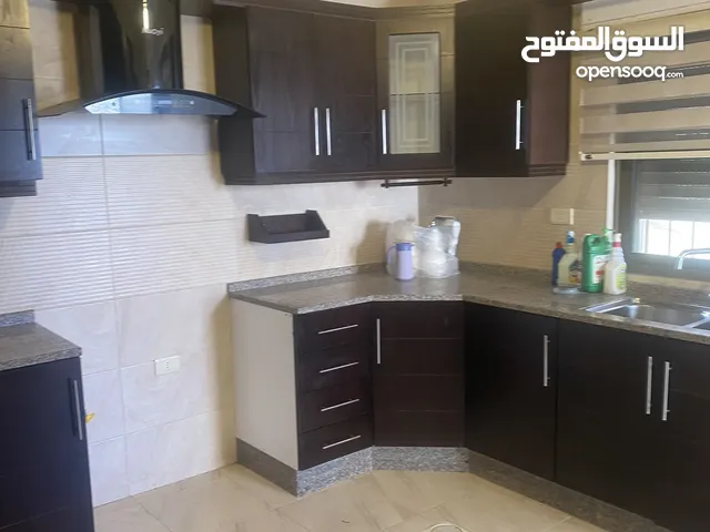 195 m2 3 Bedrooms Apartments for Rent in Amman Tla' Ali