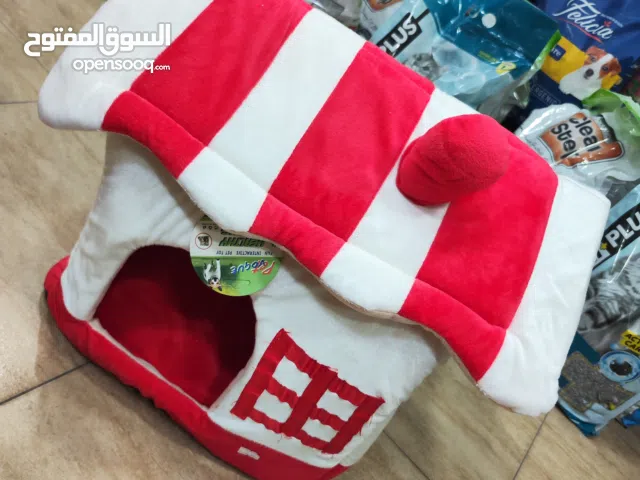 بيت قطط ربيعي: امنح قطتك ملاذًا مريحًا وأنيقًا في الربيع! مصنوع من مواد مريحة، وتصميم ربيعي مبهج.