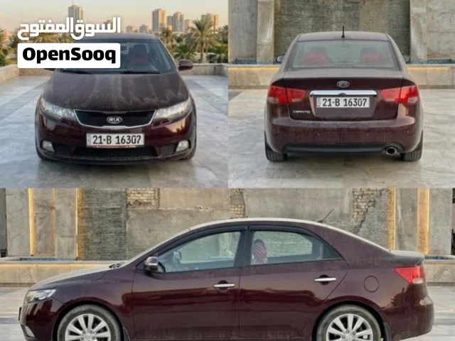 2012 كيا سيراتو Standard