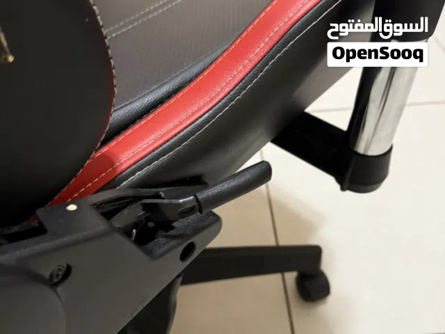 كرسي شبه جديد مستعمل بس 26 يوم السعر 400 قابل لي للتفاوض