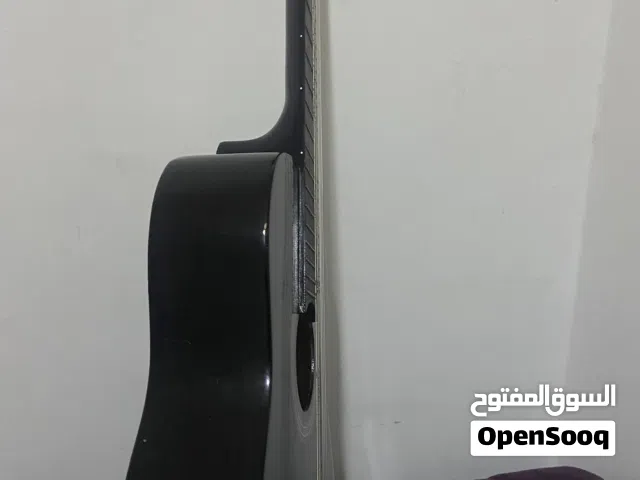 قيتار لحاله بحالة ممتازة بس مش عارف قديش بسوى