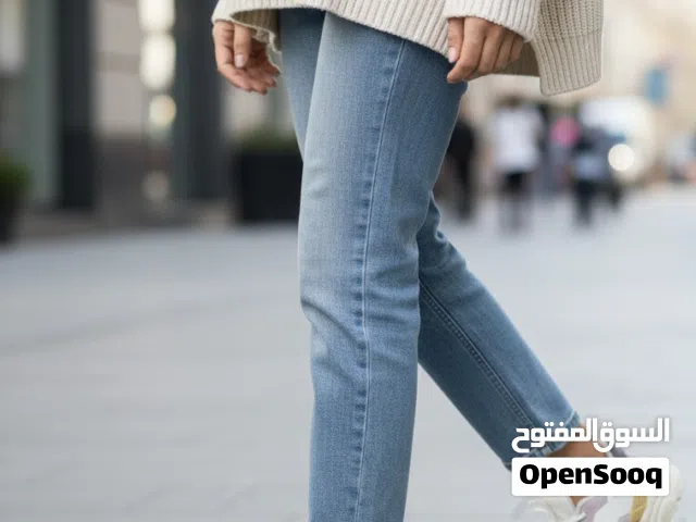 للبيع حذاء رياضي نسائي   For sale women’s sneakers