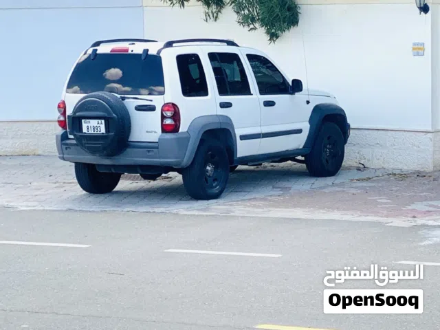2007 جيب شيروكى Sport