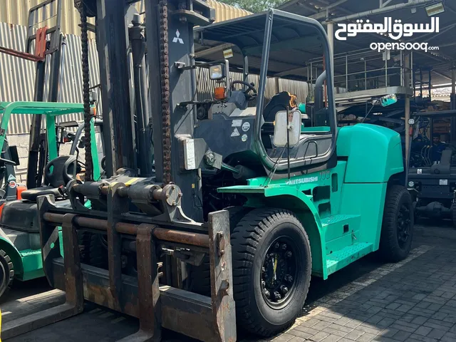 Mitsubishi 10 Ton Diesel 2015 Model Only used 3700 Hours
