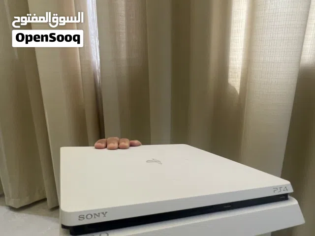للبيع بلستيشن 4 سليم قابل للتفاوض